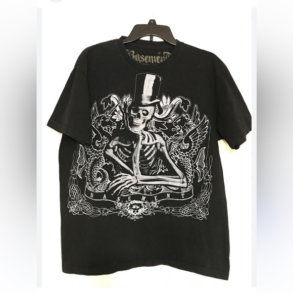 Black Short Sleeve Tee with Intricate Graphic Design - Picture 1 of 4